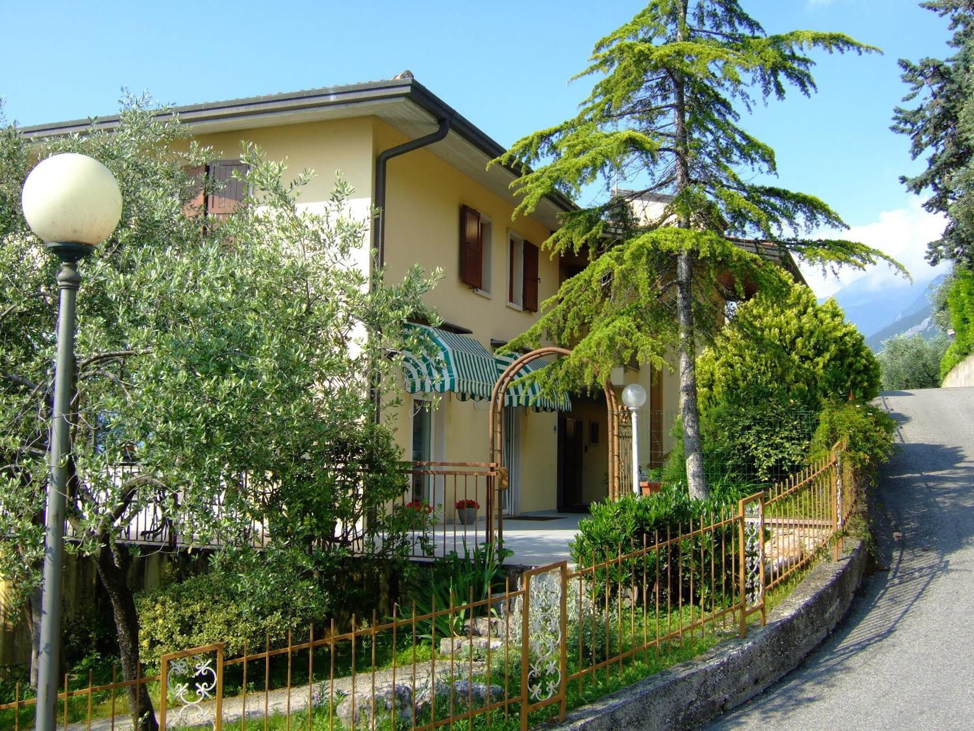 Residence San Vito Бренцоне сул Гарда Екстериор снимка