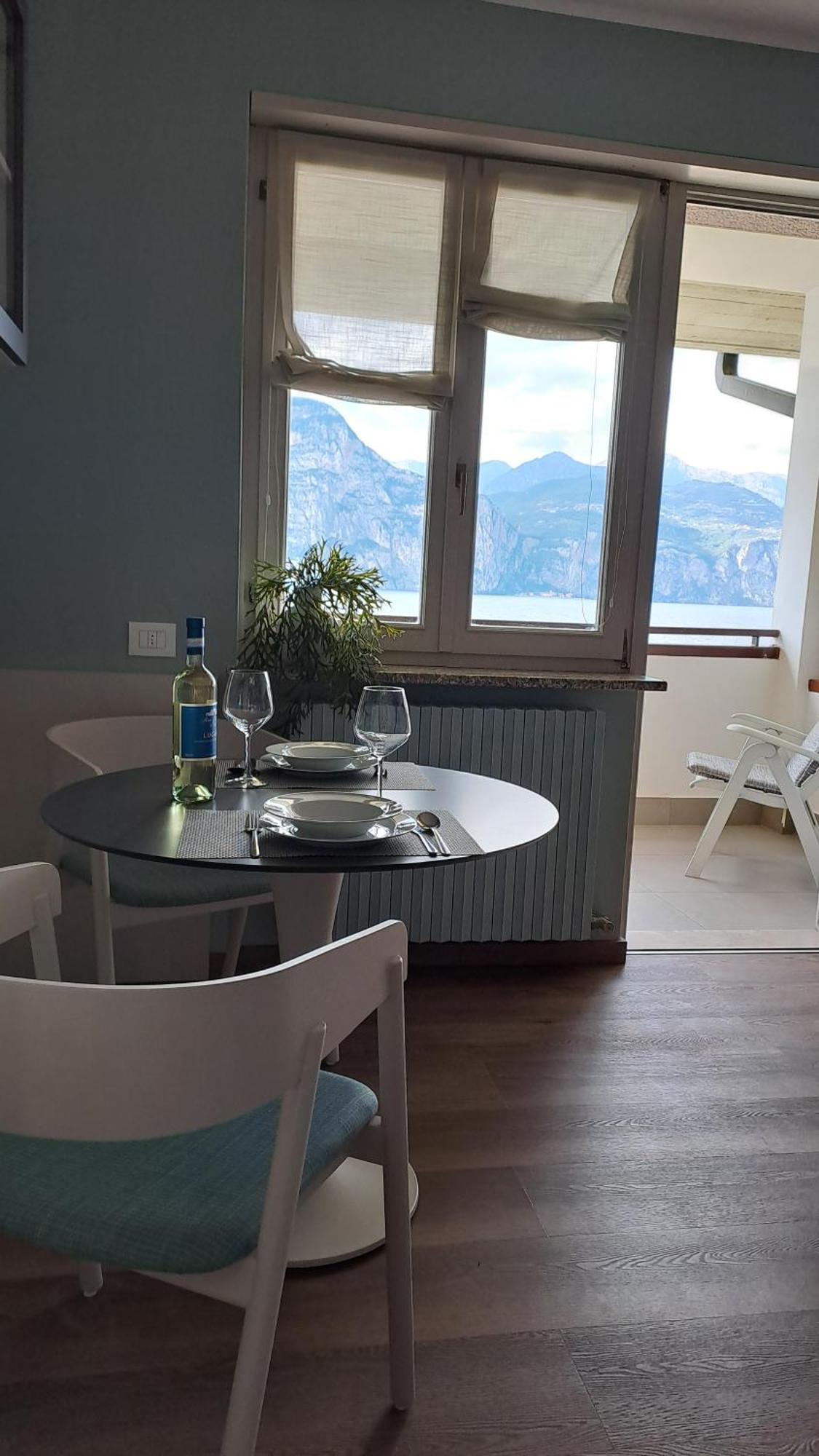 Residence San Vito Бренцоне сул Гарда Екстериор снимка
