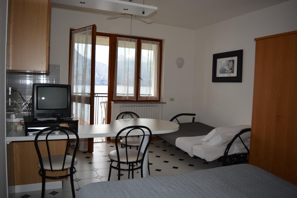 Residence San Vito Бренцоне сул Гарда Екстериор снимка