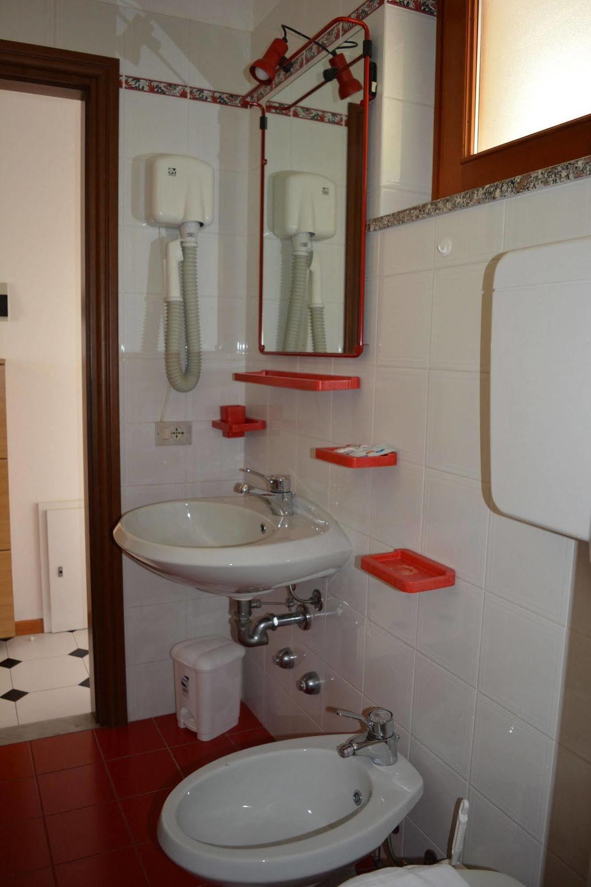 Residence San Vito Бренцоне сул Гарда Екстериор снимка
